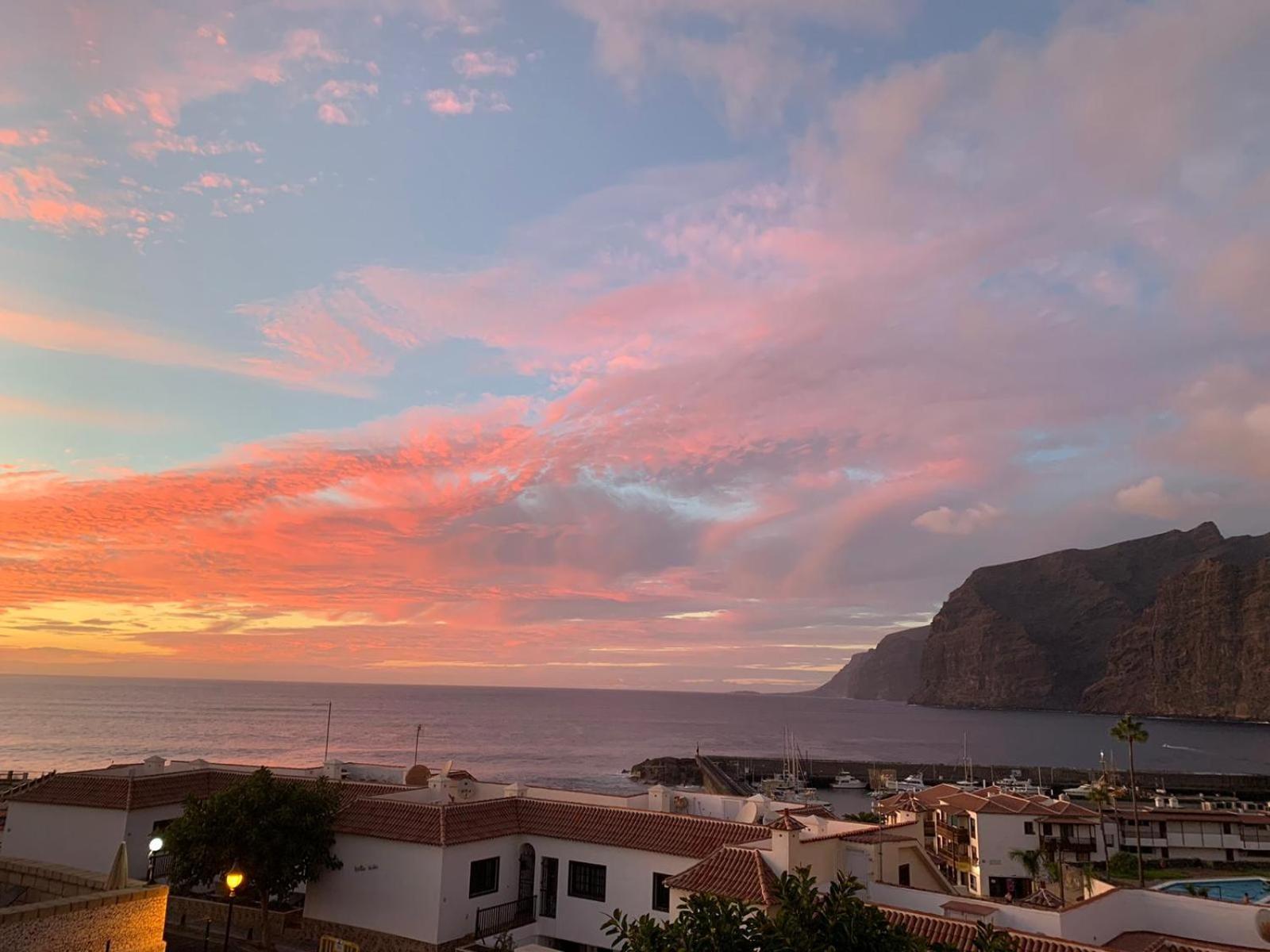 Апартаменты Amazing View Los Gigantes & La Gomera Акантиладо-де-Лос-Хигантес Экстерьер фото