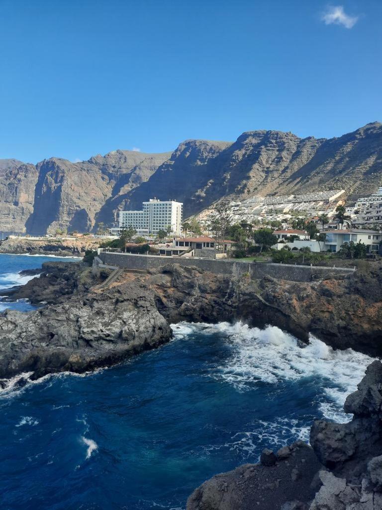 Апартаменты Amazing View Los Gigantes & La Gomera Акантиладо-де-Лос-Хигантес Экстерьер фото